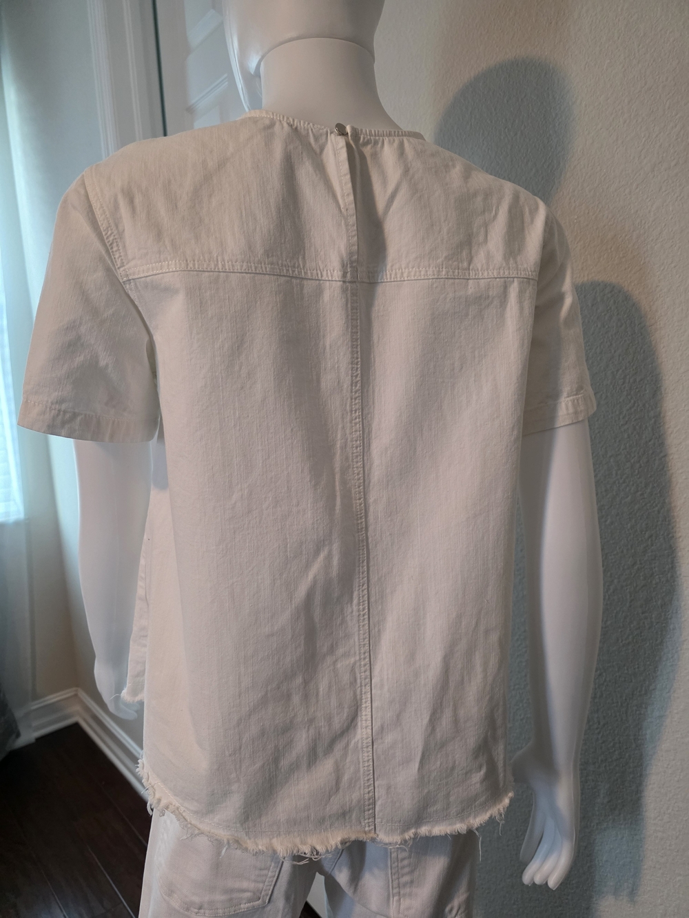 fab'rik White Short-Sleeve, Frayed-Hem, Pocket Top - Size M - Picture 5 of 8